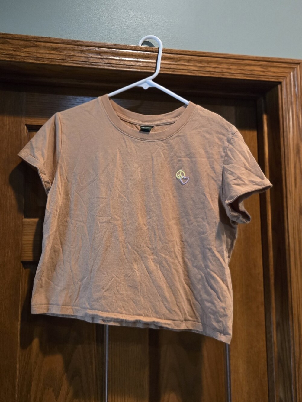 Wild Fable Peachy Short Sleeve Cropped Tee, PEACE & LOVE